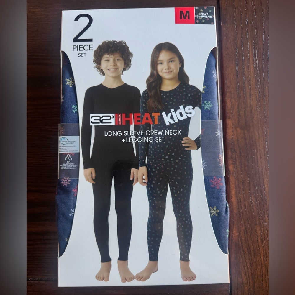 32° Degrees Heat Kids Base Layer Set
Medium 8/10 Navy blue w/ snowflakes